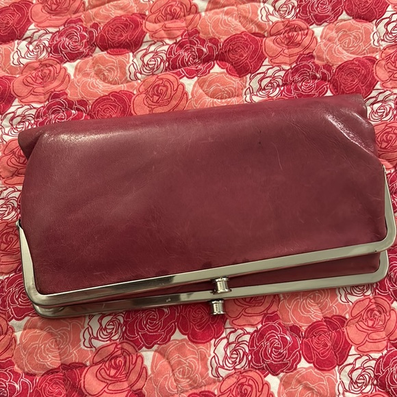 Hobo wallet in a pink color with a tan brown interior design. Great condition! - Picture 3 of 12